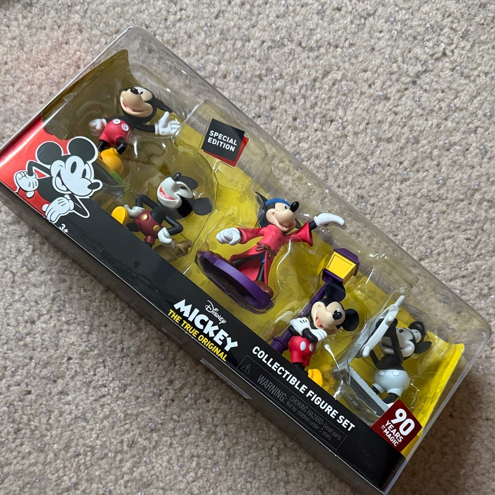 Disney Mickey Mouse Special Edition Figure Set - Red, Black, White